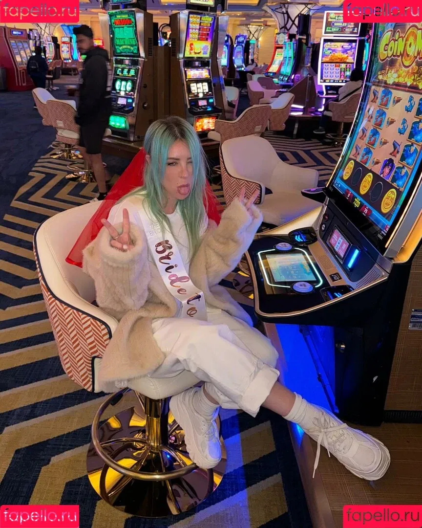 Alison Wonderland / alisonwonderland / allywonder Onlyfans Photo Gallery 