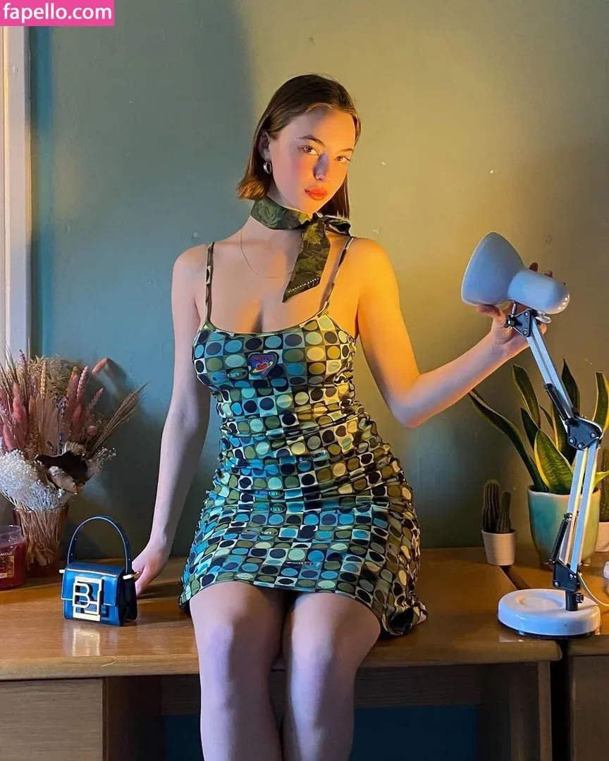 Amelie Manzoli Onlyfans Photo Gallery 