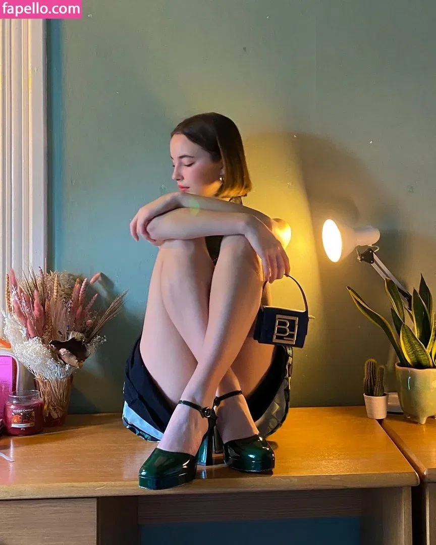 Amelie Manzoli Onlyfans Photo Gallery 