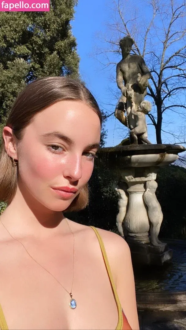 Amelie Manzoli Onlyfans Photo Gallery 