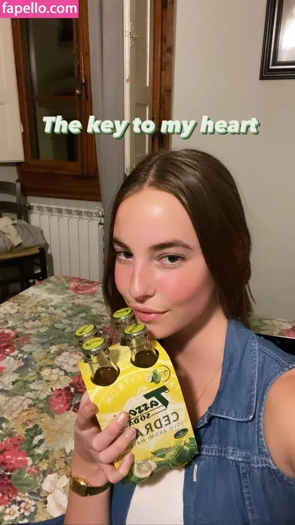 Amelie Manzoli Onlyfans Photo Gallery 