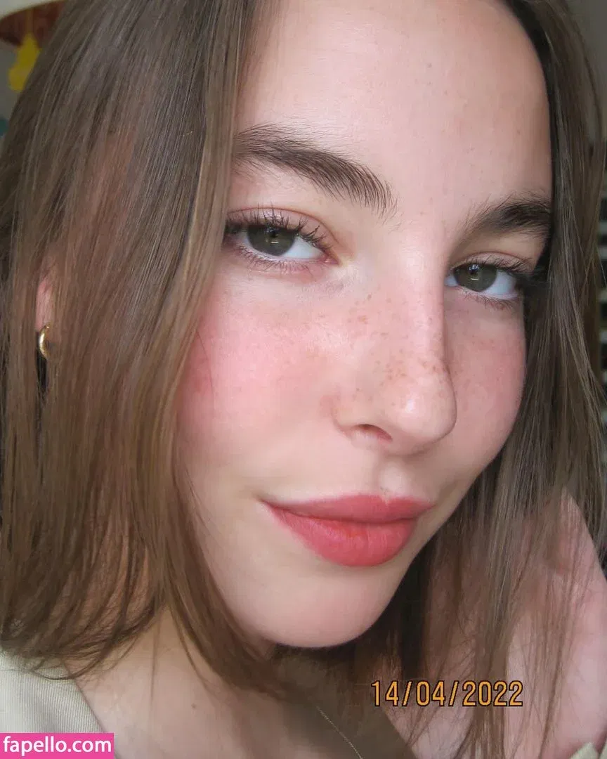 Amelie Manzoli Onlyfans Photo Gallery 