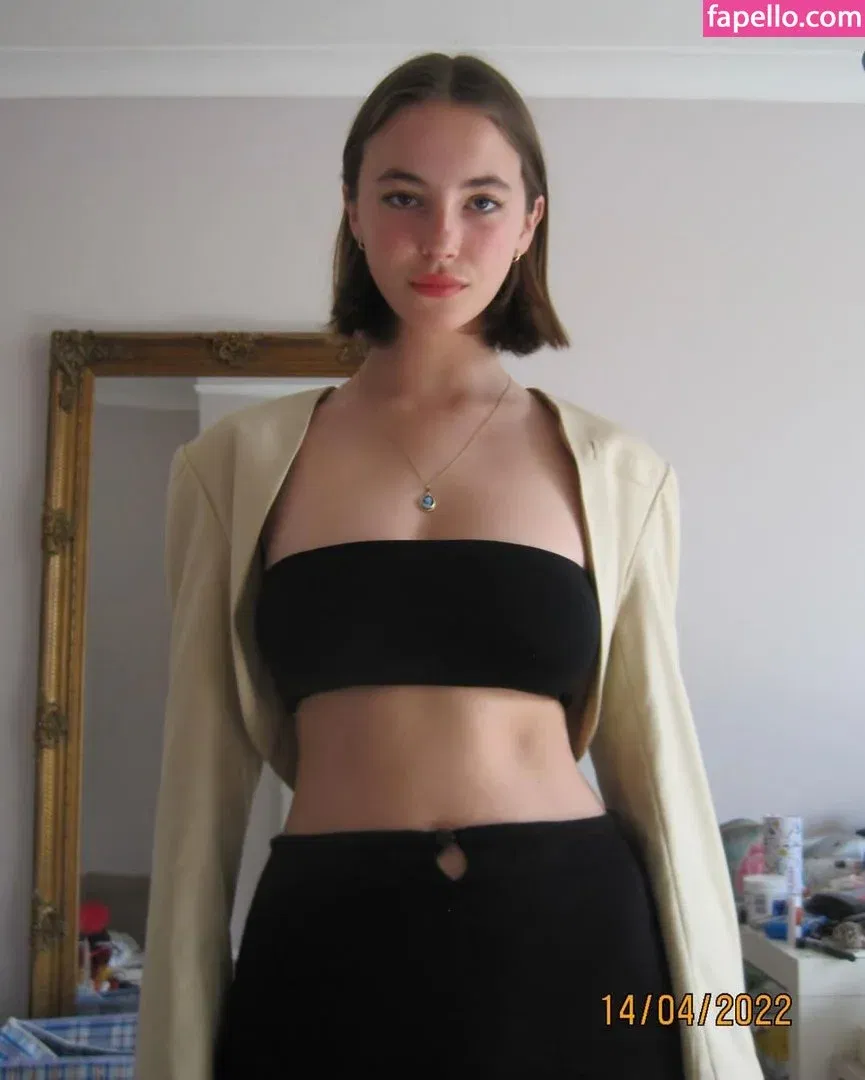 Amelie Manzoli Onlyfans Photo Gallery 