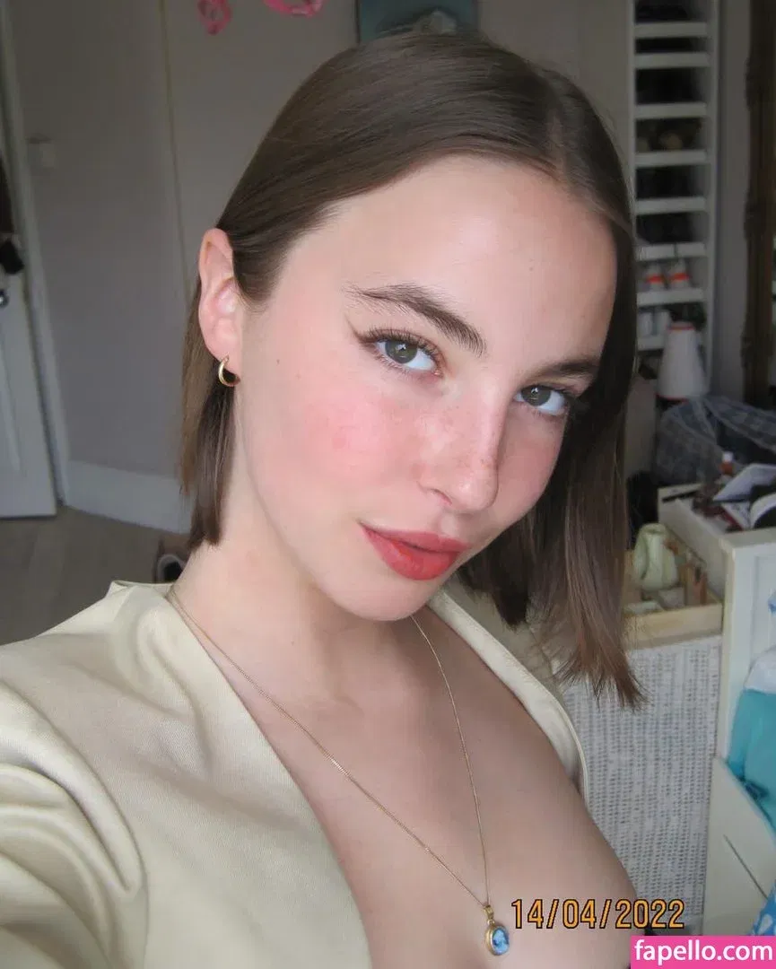 Amelie Manzoli Onlyfans Photo Gallery 