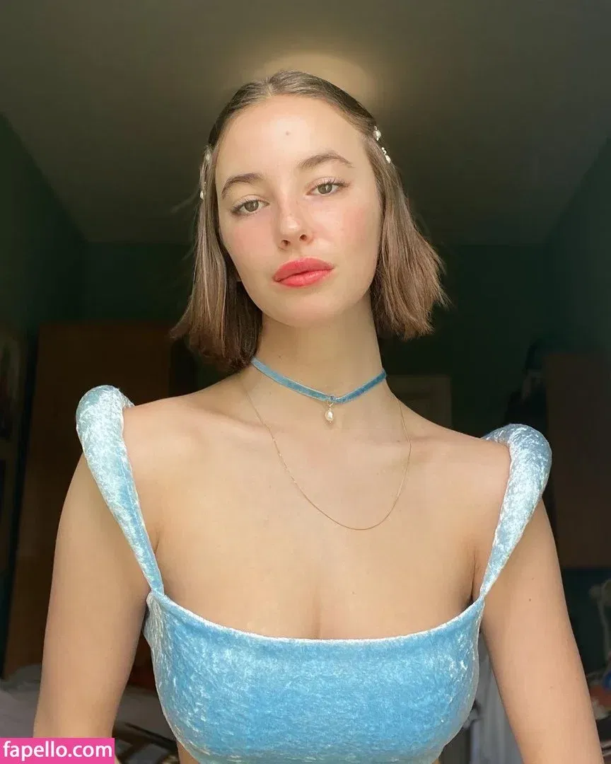 Amelie Manzoli Onlyfans Photo Gallery 