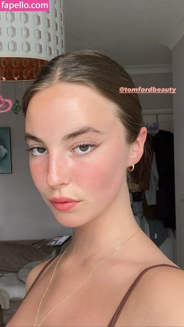 Amelie Manzoli Onlyfans Photo Gallery 