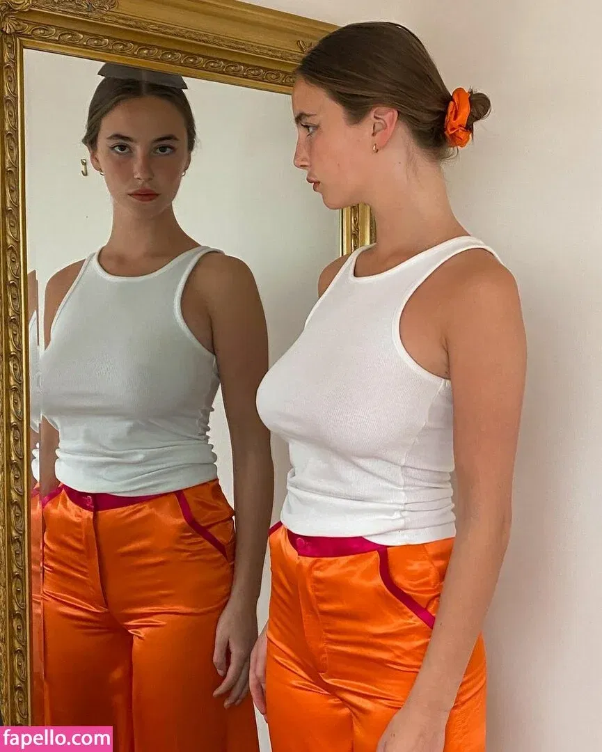 Amelie Manzoli Onlyfans Photo Gallery 