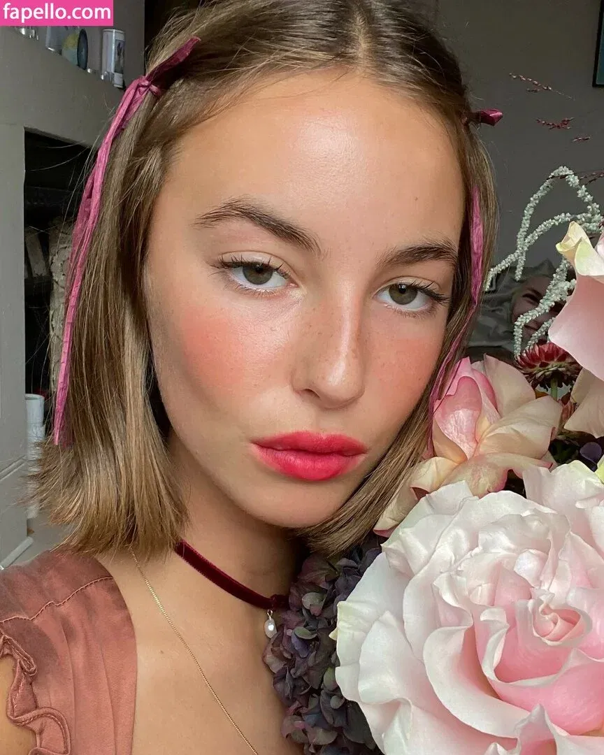 Amelie Manzoli Onlyfans Photo Gallery 