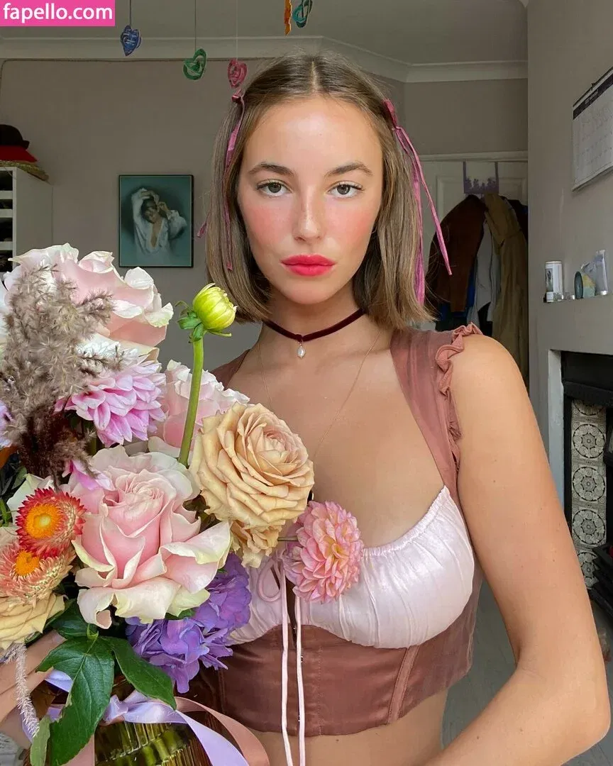 Amelie Manzoli Onlyfans Photo Gallery 