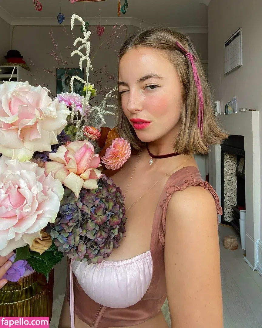 Amelie Manzoli Onlyfans Photo Gallery 