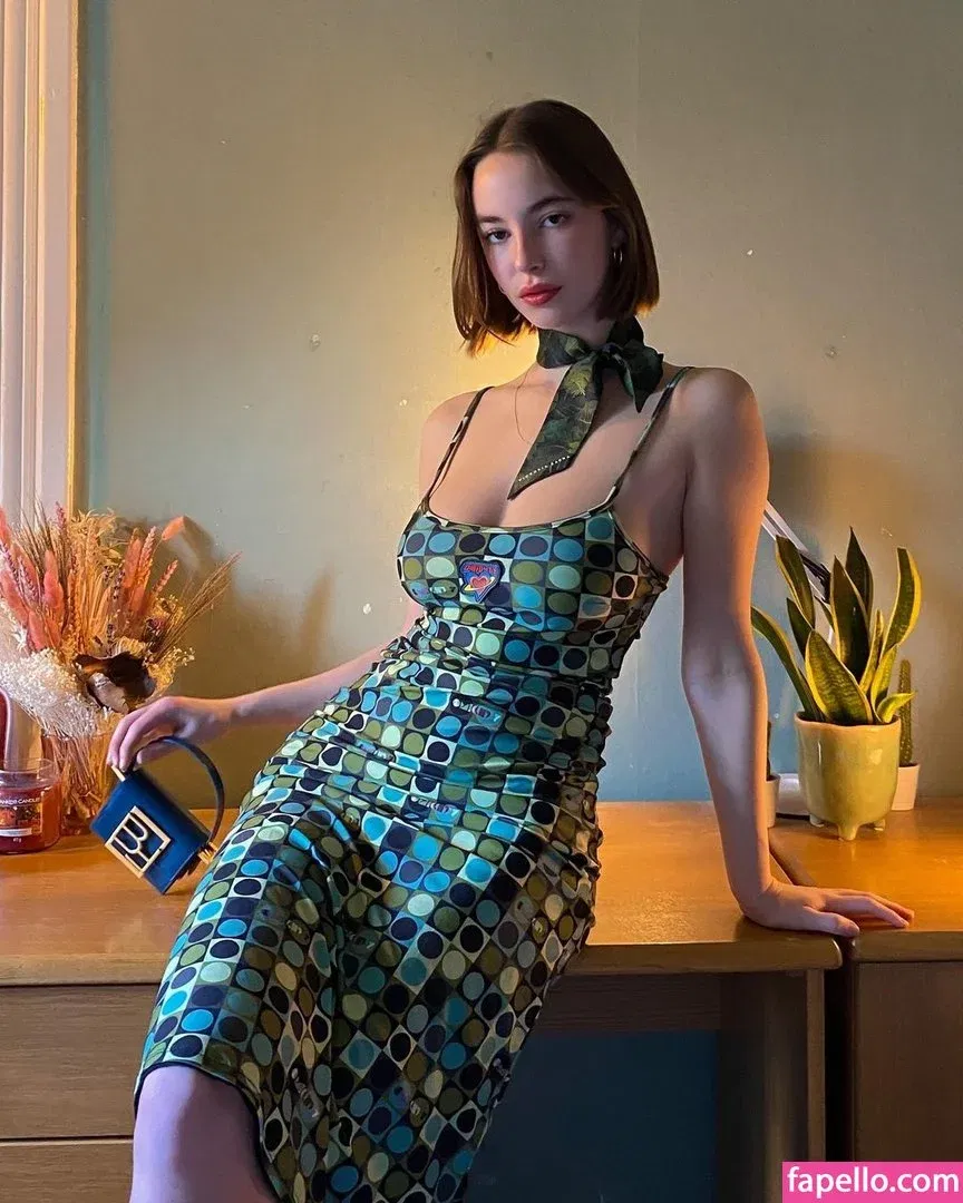 Amelie Manzoli Onlyfans Photo Gallery 