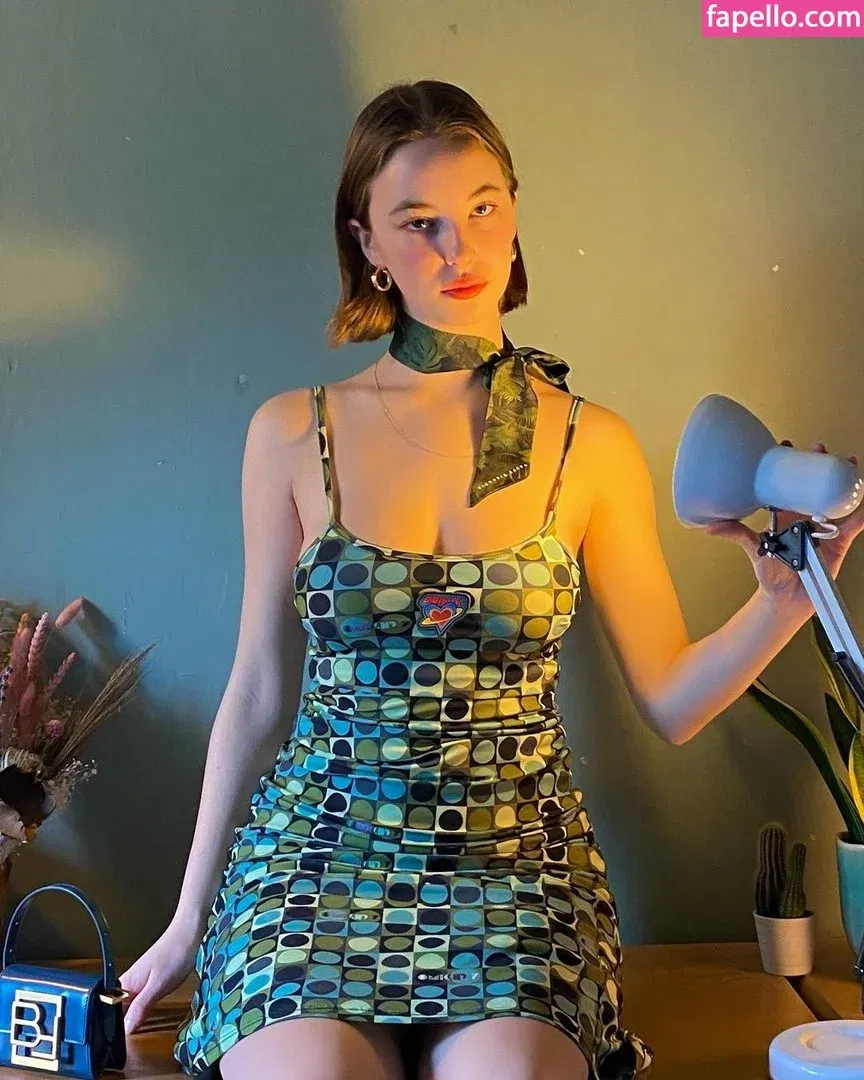 Amelie Manzoli Onlyfans Photo Gallery 