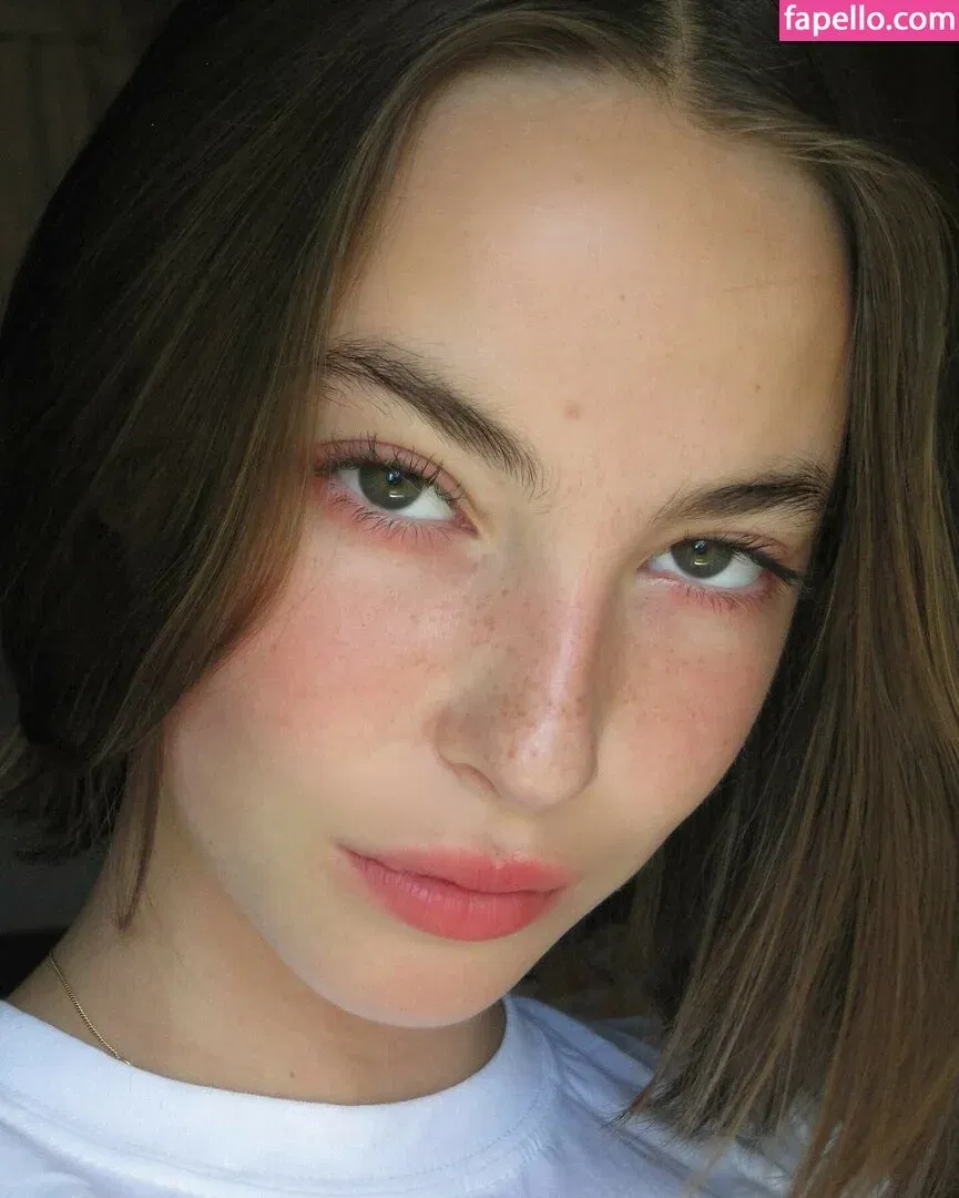 Amelie Manzoli Onlyfans Photo Gallery 