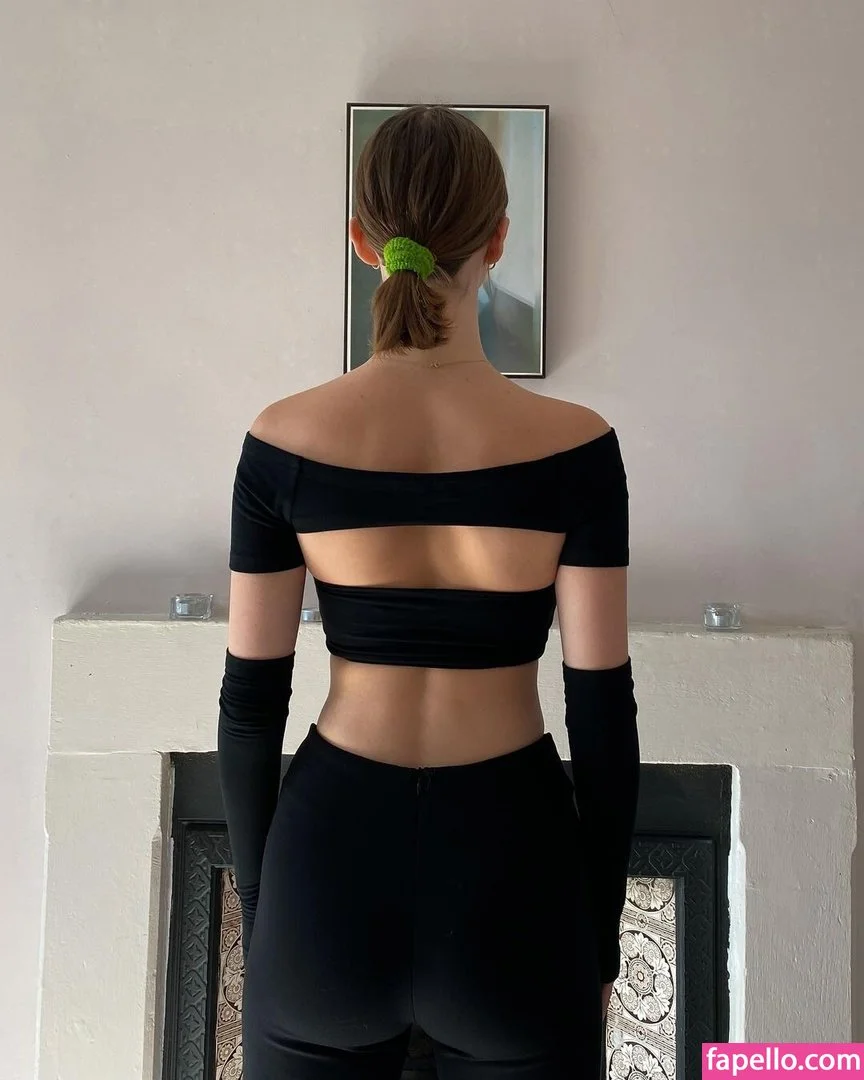 Amelie Manzoli Onlyfans Photo Gallery 