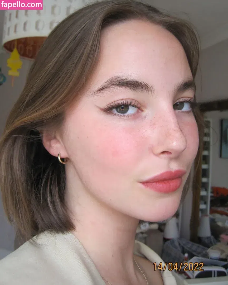 Amelie Manzoli Onlyfans Photo Gallery 