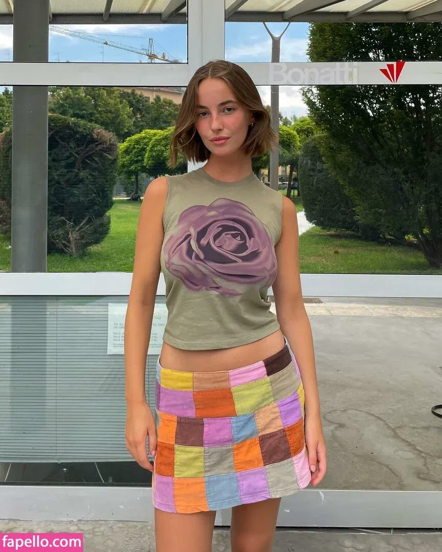 Amelie Manzoli Onlyfans Photo Gallery 