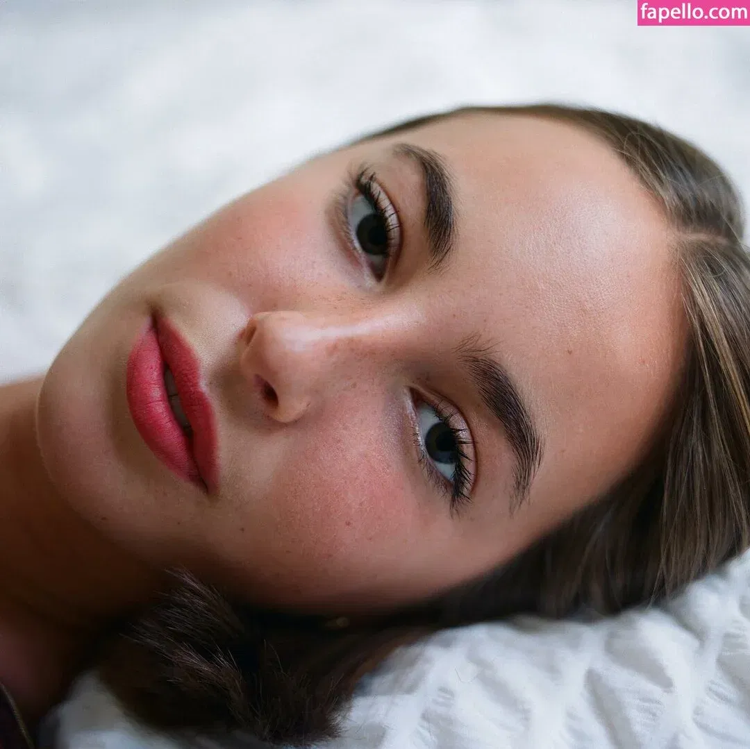 Amelie Manzoli Onlyfans Photo Gallery 