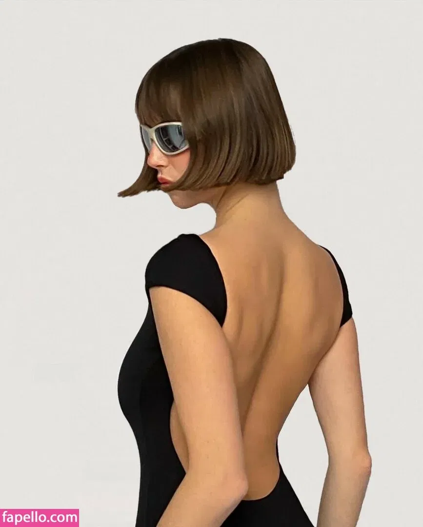 Amelie Manzoli Onlyfans Photo Gallery 