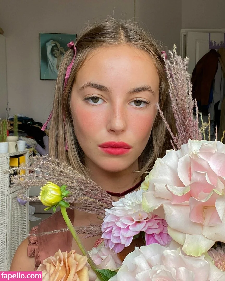 Amelie Manzoli Onlyfans Photo Gallery 