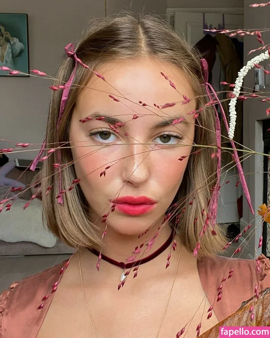 Amelie Manzoli Onlyfans Photo Gallery 