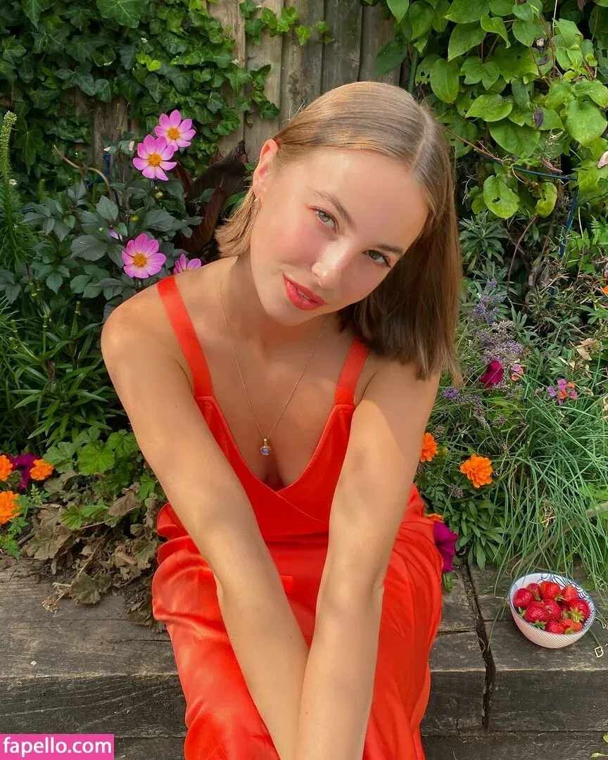 Amelie Manzoli Onlyfans Photo Gallery 