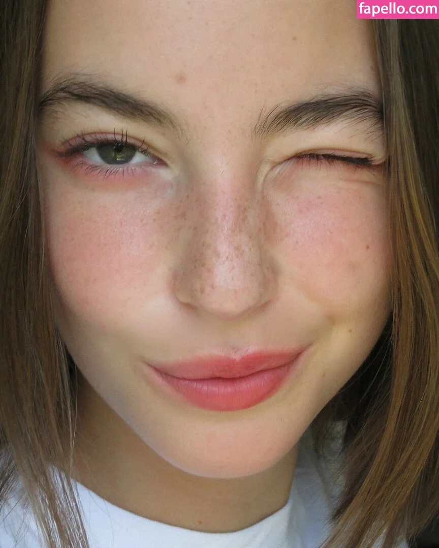 Amelie Manzoli Onlyfans Photo Gallery 