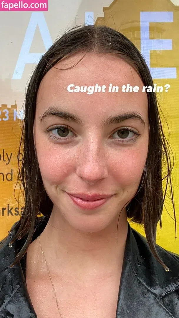 Amelie Manzoli Onlyfans Photo Gallery 