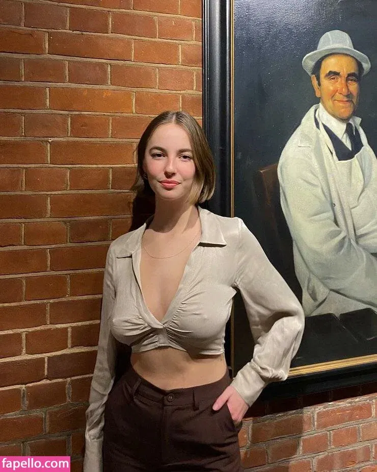 Amelie Manzoli Onlyfans Photo Gallery 