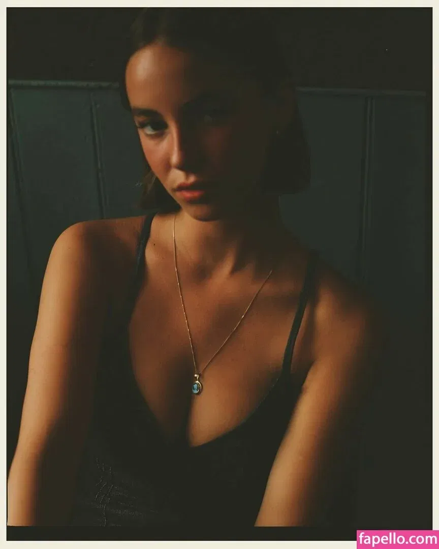 Amelie Manzoli Onlyfans Photo Gallery 