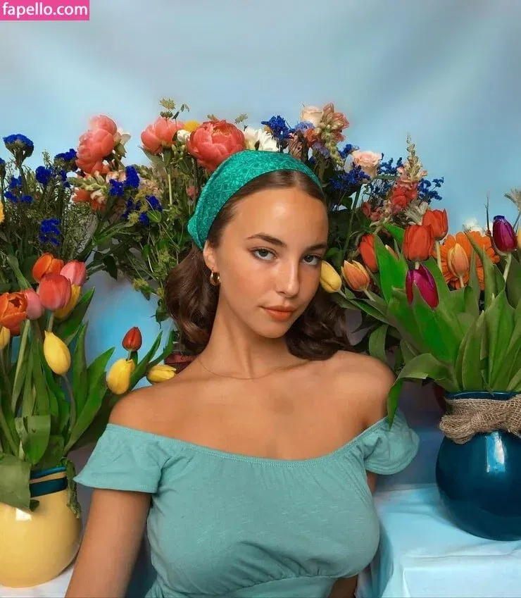 Amelie Manzoli Onlyfans Photo Gallery 