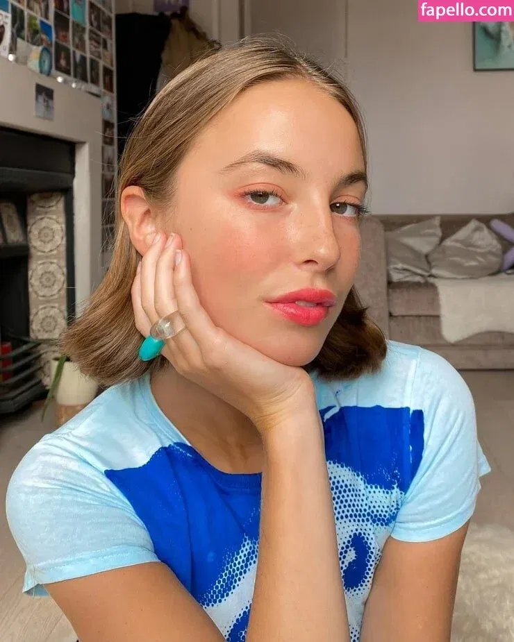 Amelie Manzoli Onlyfans Photo Gallery 