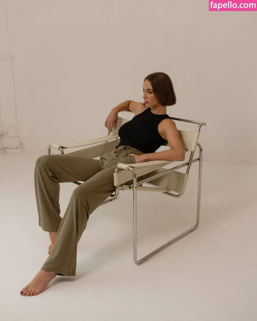 Amelie Manzoli Onlyfans Photo Gallery 