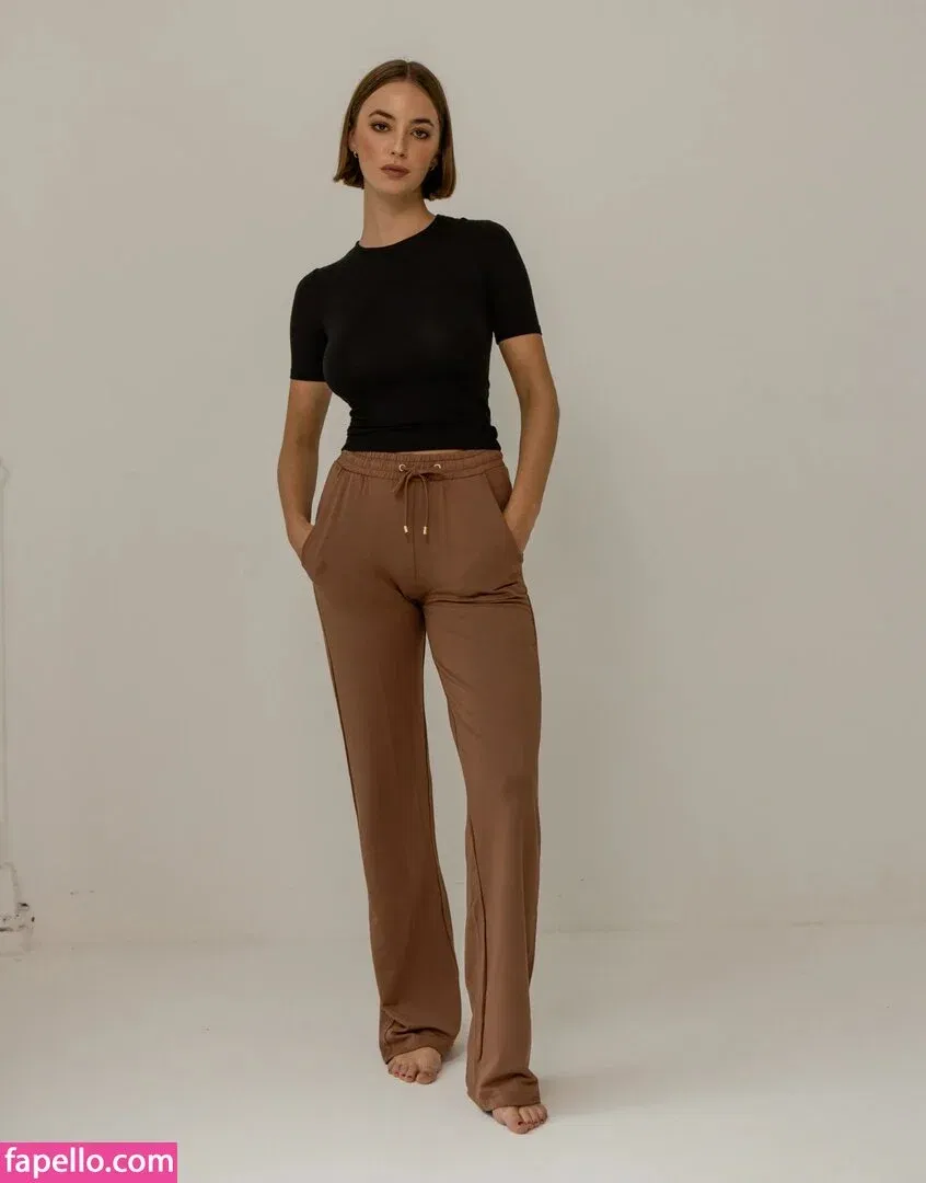 Amelie Manzoli Onlyfans Photo Gallery 