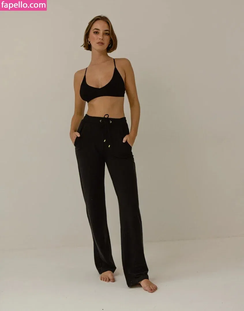 Amelie Manzoli Onlyfans Photo Gallery 