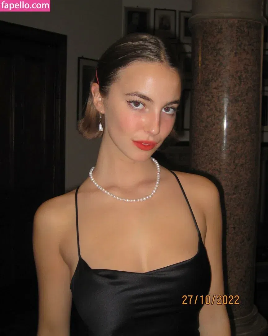 Amelie Manzoli Onlyfans Photo Gallery 