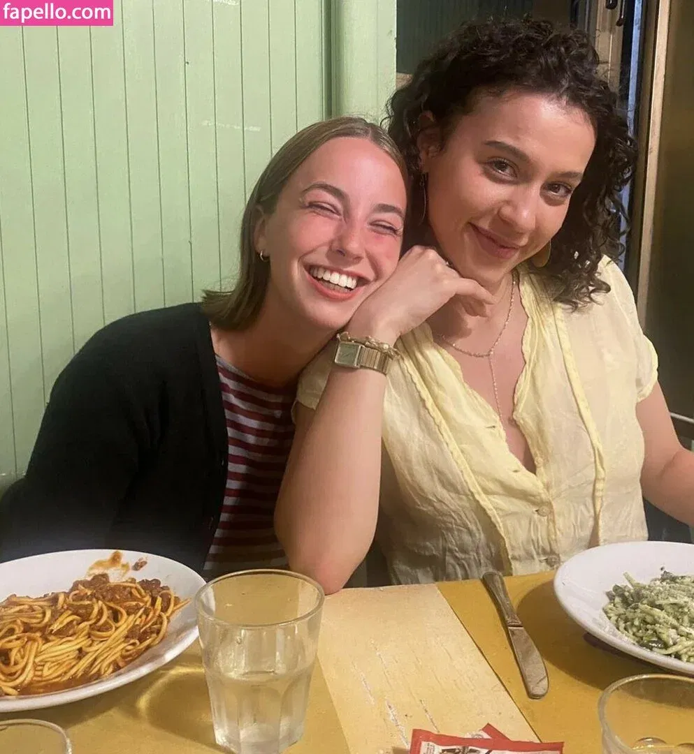 Amelie Manzoli Onlyfans Photo Gallery 