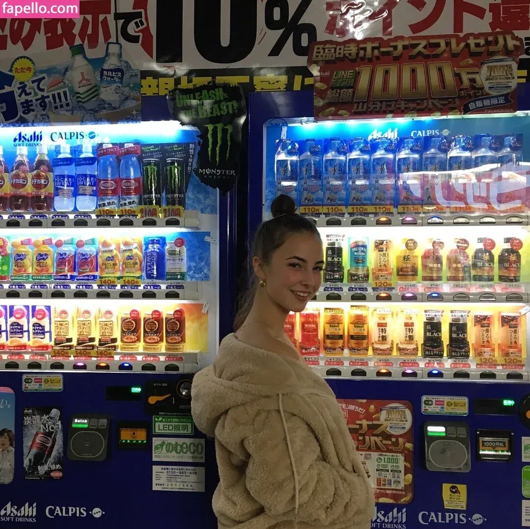 Amelie Manzoli Onlyfans Photo Gallery 