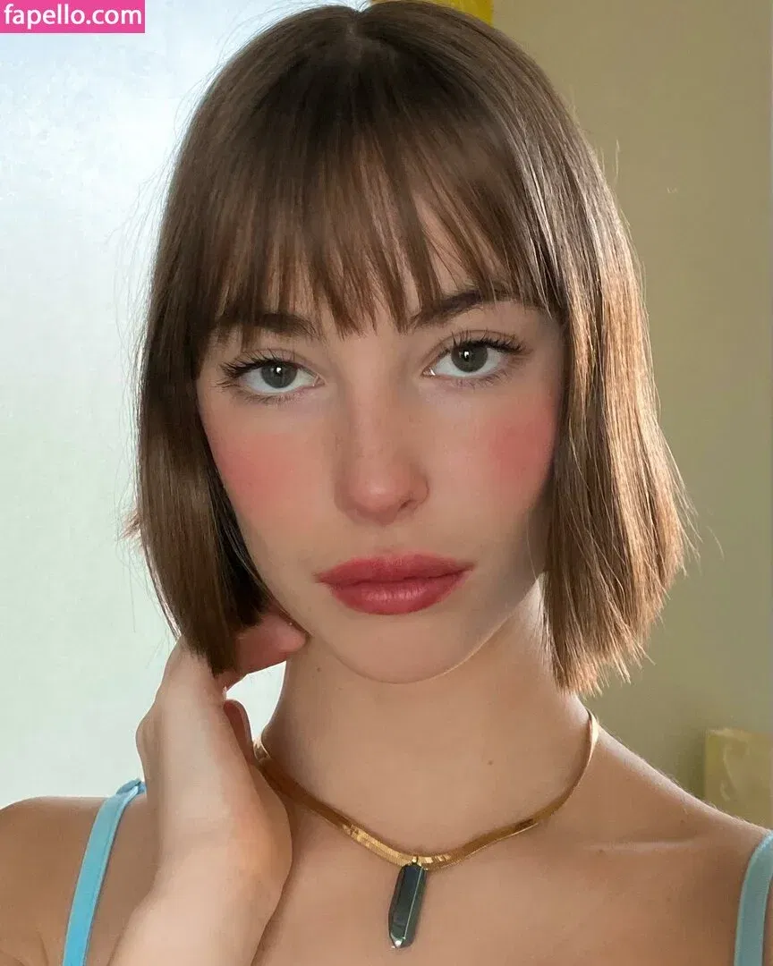 Amelie Manzoli Onlyfans Photo Gallery 