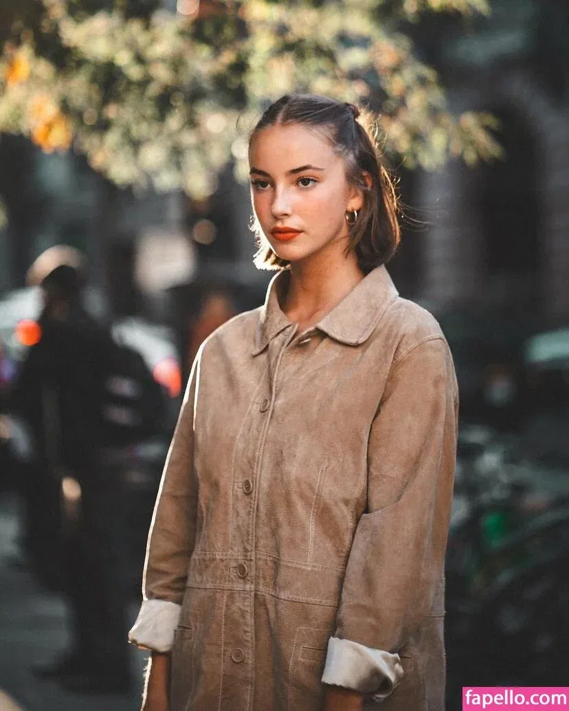 Amelie Manzoli Onlyfans Photo Gallery 