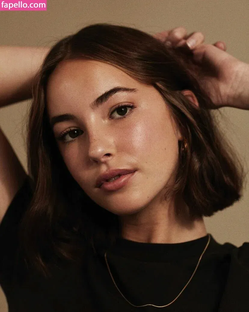 Amelie Manzoli Onlyfans Photo Gallery 