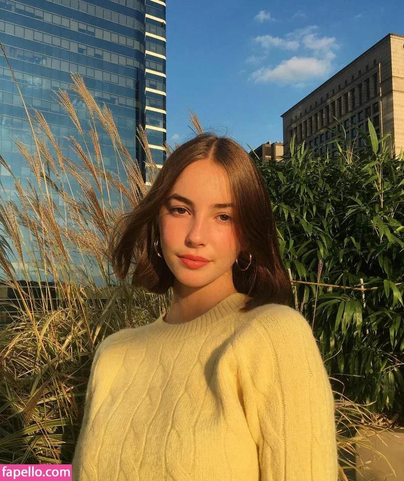 Amelie Manzoli Onlyfans Photo Gallery 