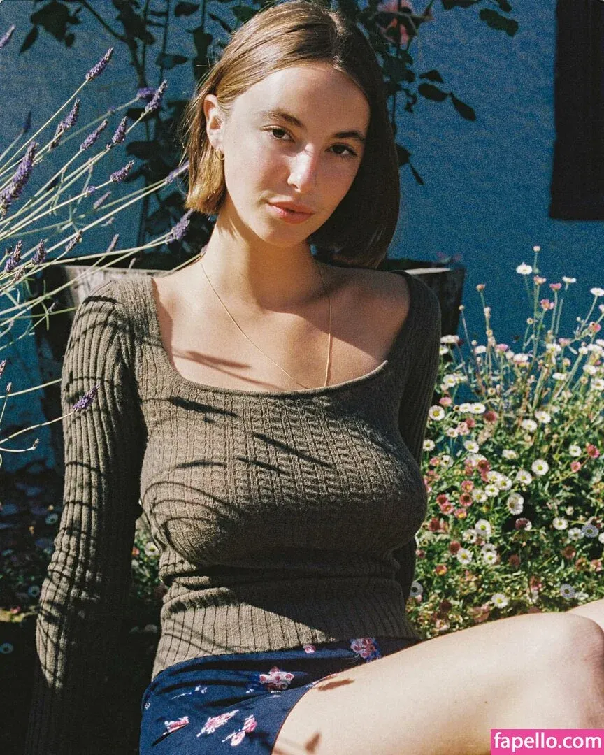 Amelie Manzoli Onlyfans Photo Gallery 