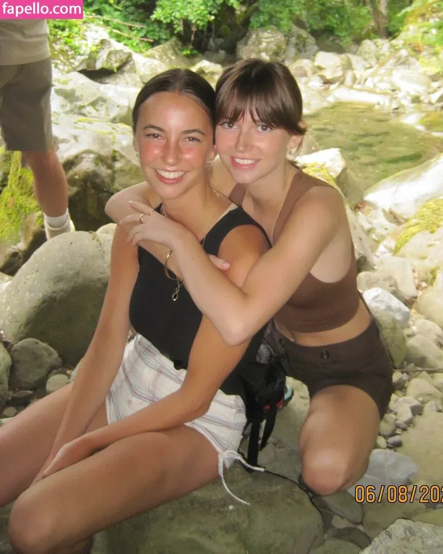 Amelie Manzoli Onlyfans Photo Gallery 