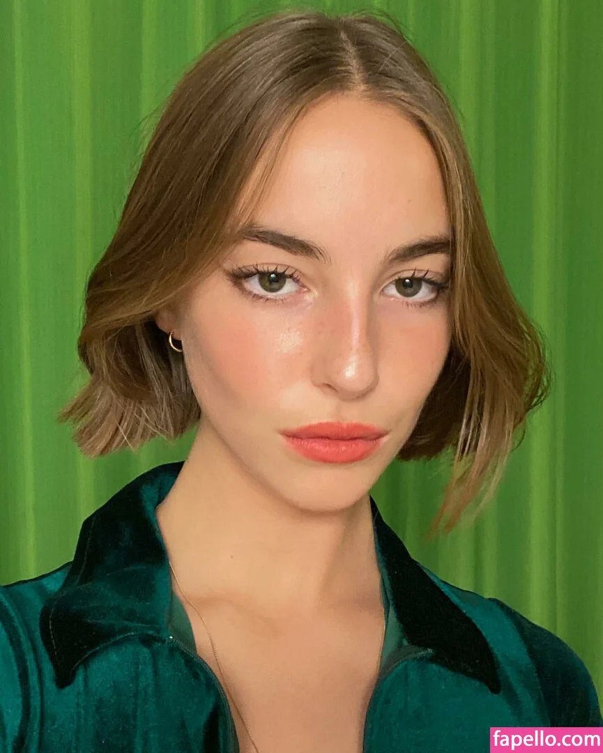 Amelie Manzoli Onlyfans Photo Gallery 