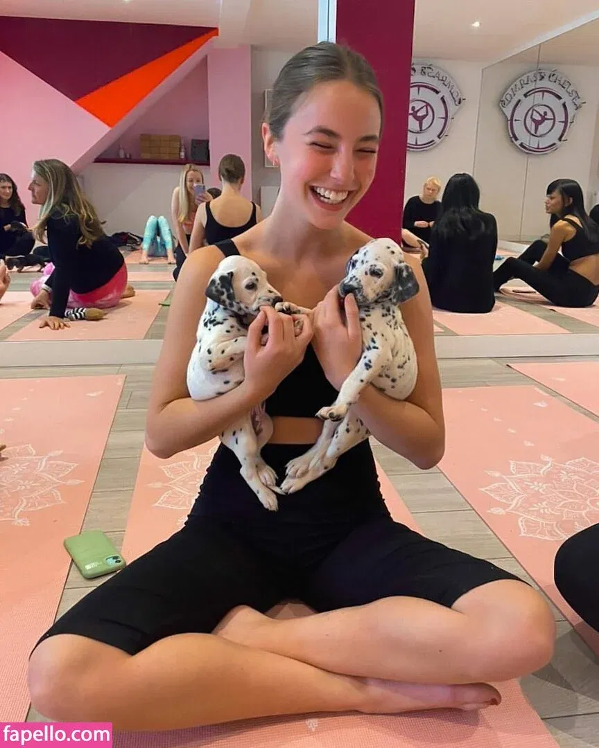 Amelie Manzoli Onlyfans Photo Gallery 