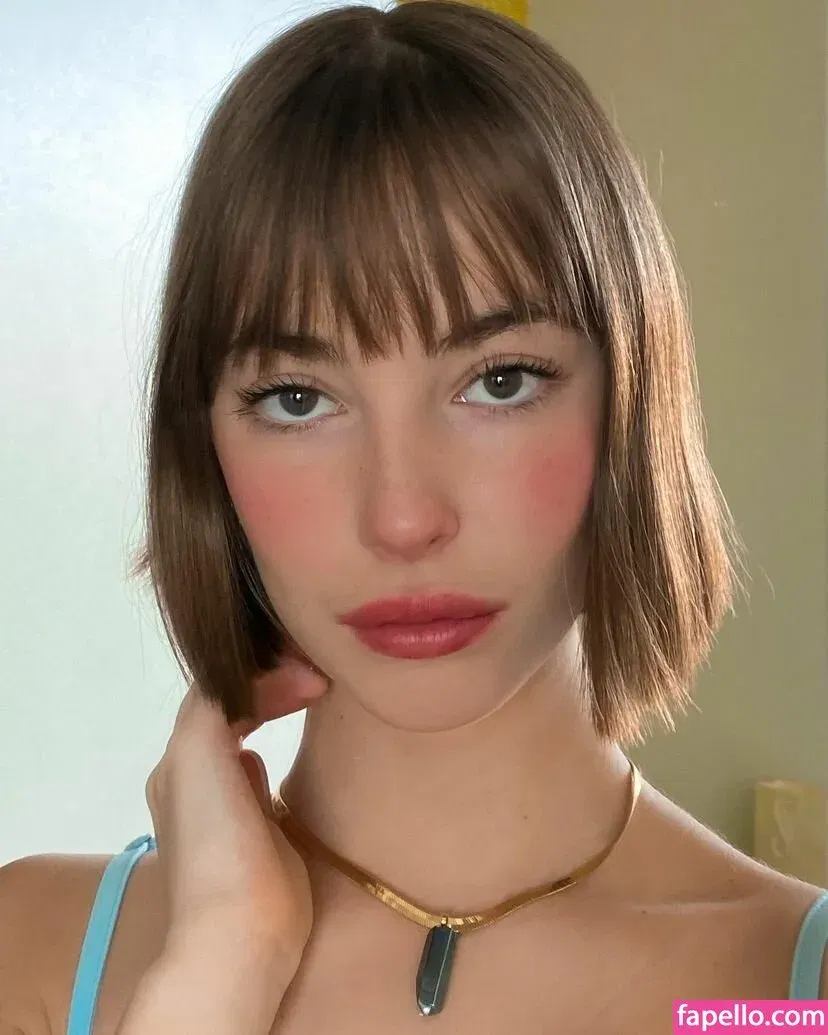 Amelie Manzoli Onlyfans Photo Gallery 