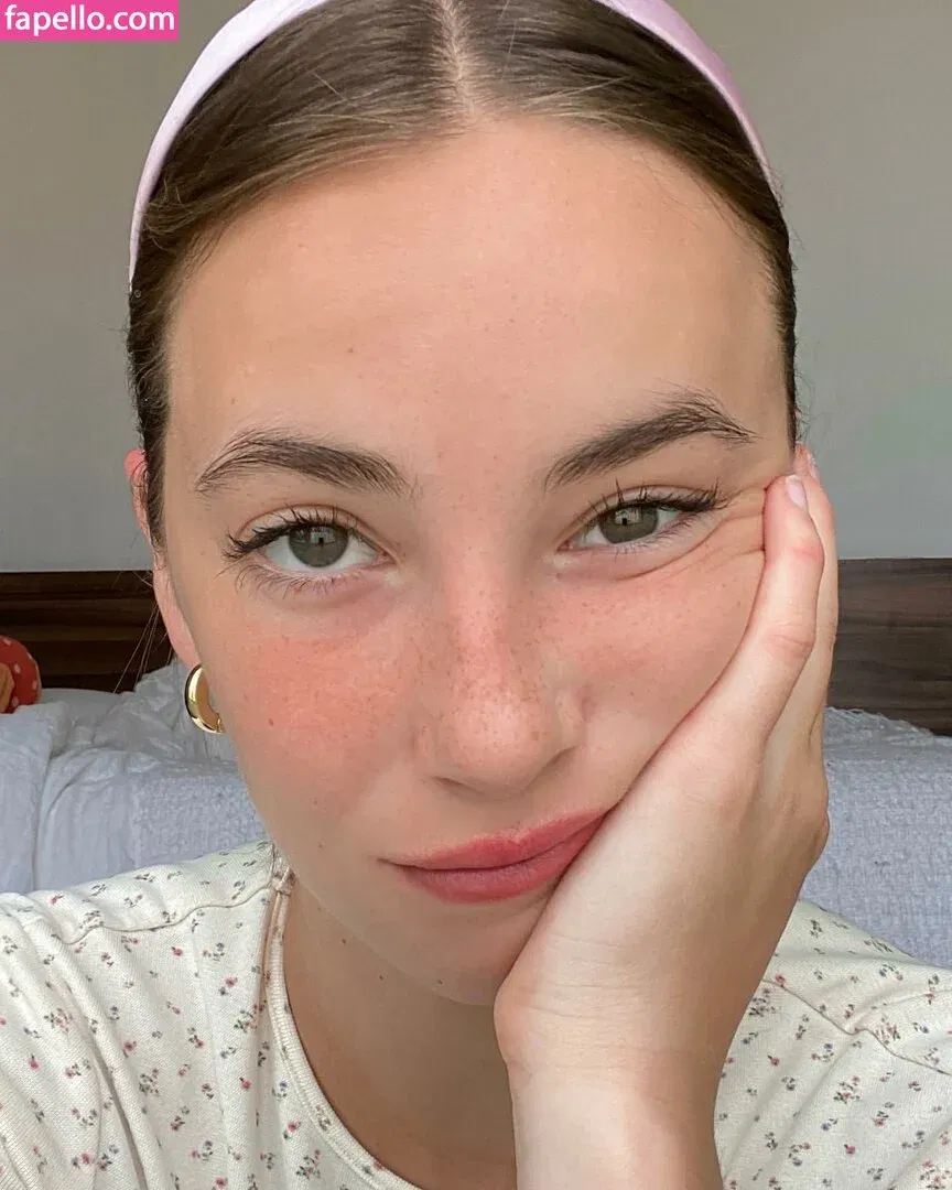 Amelie Manzoli Onlyfans Photo Gallery 