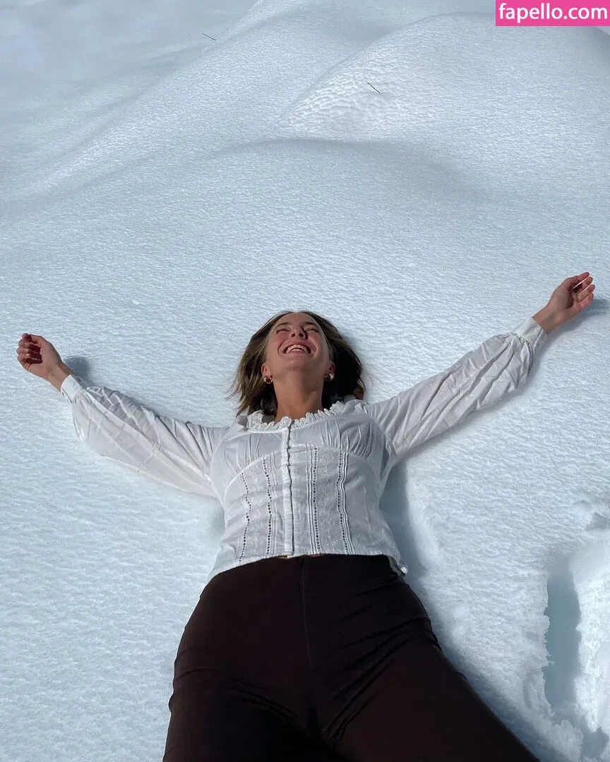 Amelie Manzoli Onlyfans Photo Gallery 