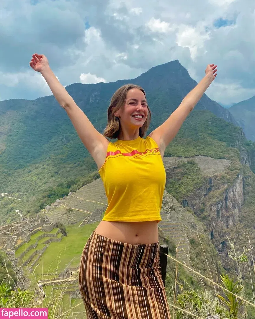 Amelie Manzoli Onlyfans Photo Gallery 