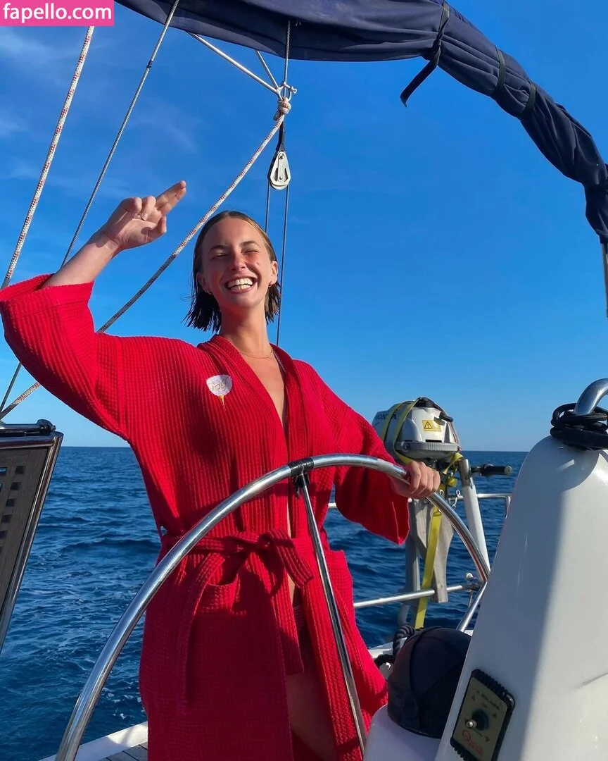 Amelie Manzoli Onlyfans Photo Gallery 